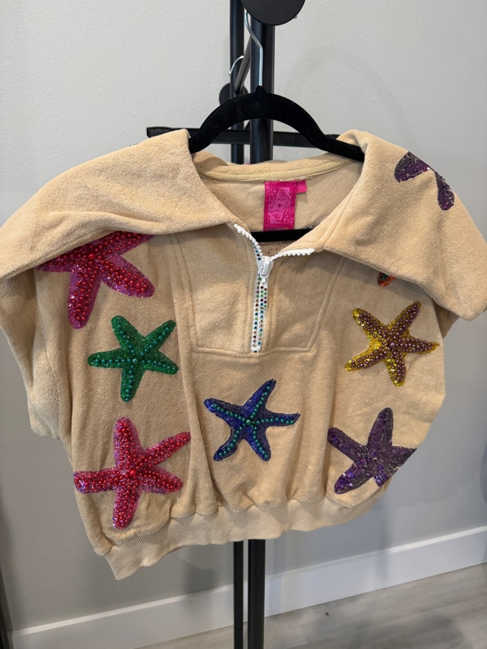 QUEEN OF SPARKLES Beige Terry Pullover with Multicolor Sequin Starfish